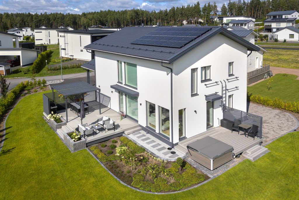 Somen mainoskuvat yritykselle: studiovalon säätö premium-ilmeen varmistamiseksi