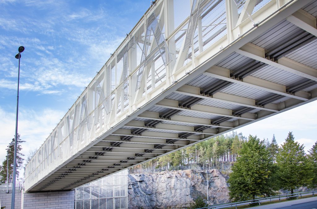 Valokuvausbriefin malli Tampereen yrityksille: kuvauskalusto ja tarkistuslista ennen tuotantoa
